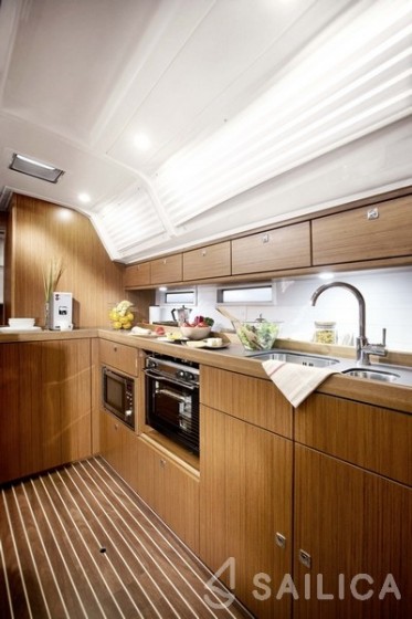 Bavaria 46 Cruiser - Yacht Charter Sailica
