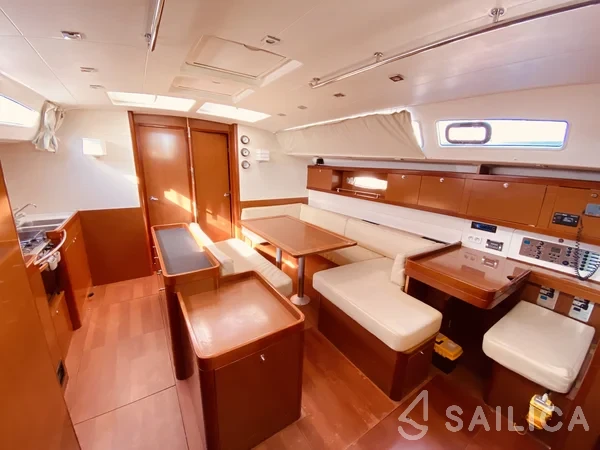 Oceanis 50 - Yacht Charter Sailica