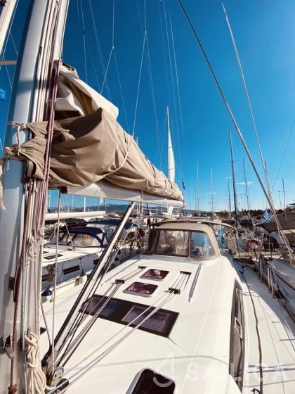 Oceanis 50 - Yacht Charter Sailica