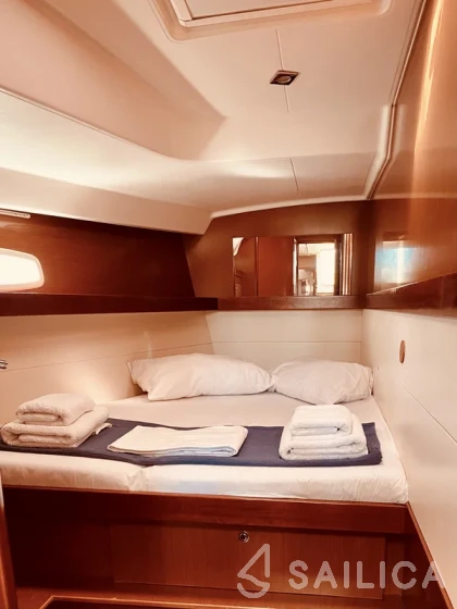 Oceanis 50 - Yacht Charter Sailica
