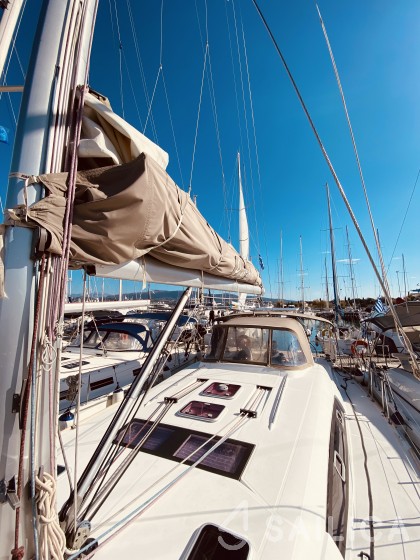 Oceanis 50 - Yacht Charter Sailica