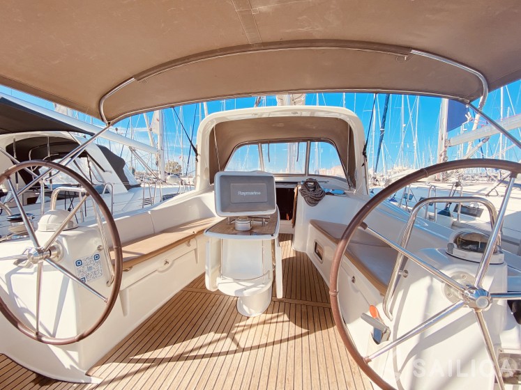 Oceanis 50 - Yacht Charter Sailica