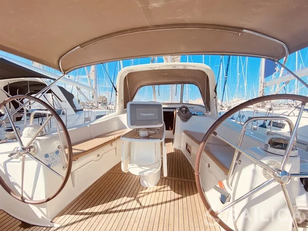 Oceanis 50 - Yacht Charter Sailica