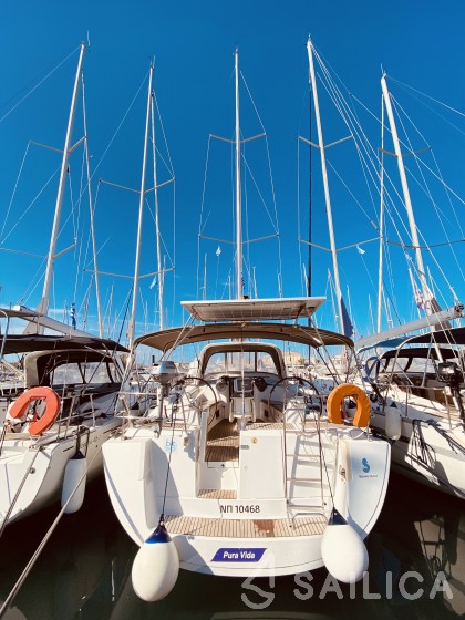 Oceanis 50 - Yacht Charter Sailica
