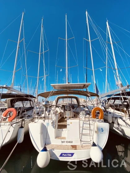 Oceanis 50 - Yacht Charter Sailica