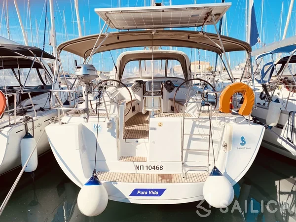 Oceanis 50 - Yacht Charter Sailica