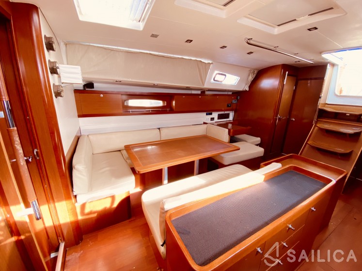 Oceanis 50 - Yacht Charter Sailica