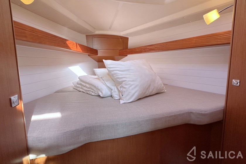 Bavaria 34 Cruiser - Yacht Charter Sailica