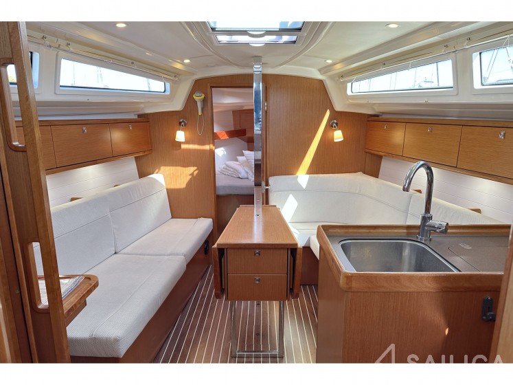 Bavaria 34 Cruiser - Yacht Charter Sailica