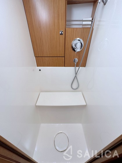 Bavaria 46 Cruiser - Yacht Charter Sailica