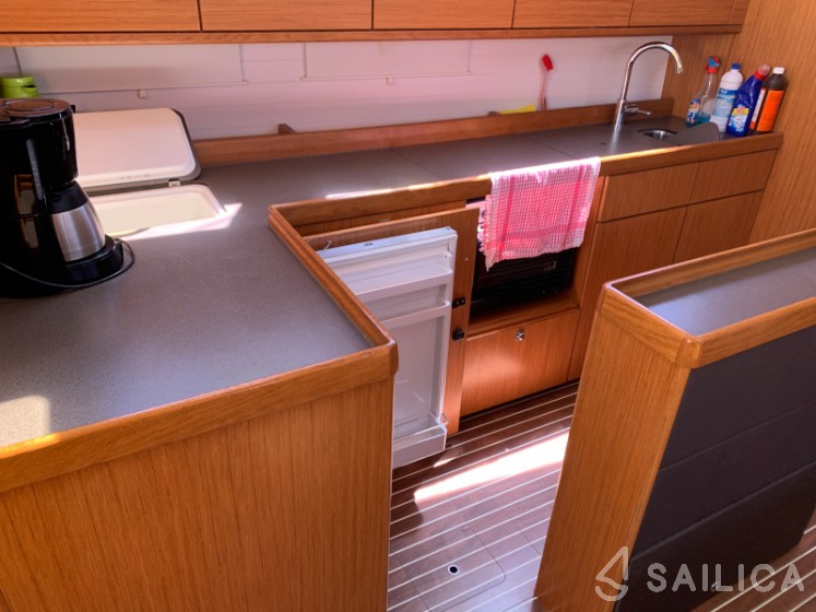 Bavaria 46 Cruiser - Yacht Charter Sailica