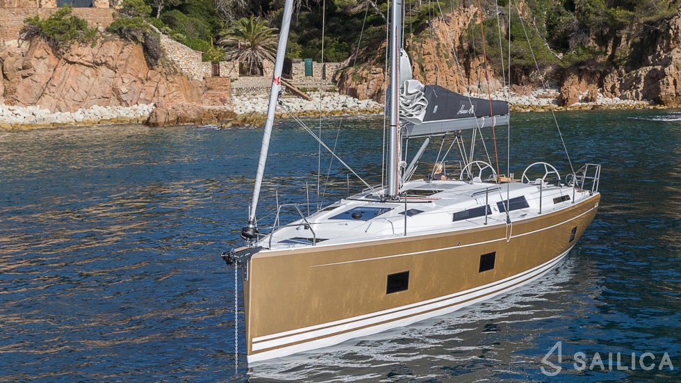 Hanse 418 - Yacht Charter Sailica
