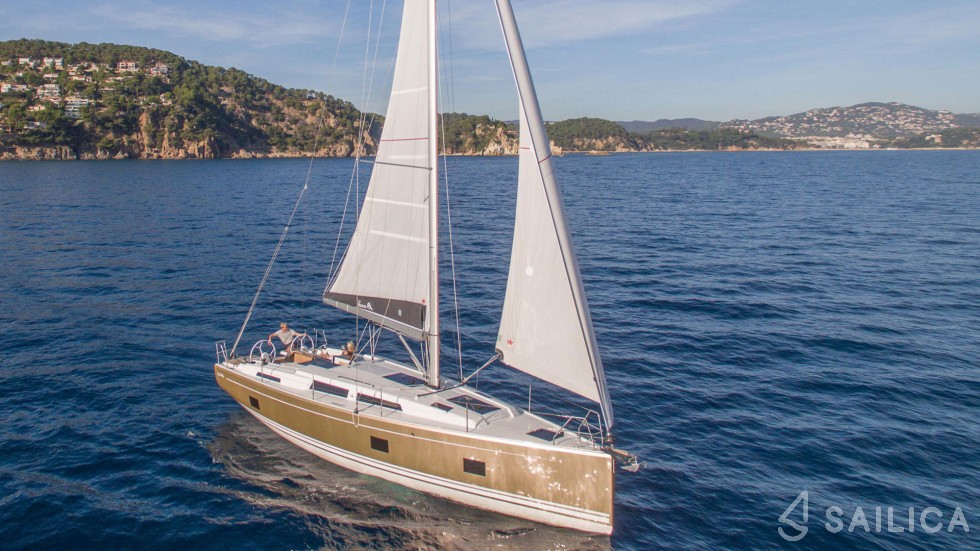 Hanse 418 - Yacht Charter Sailica