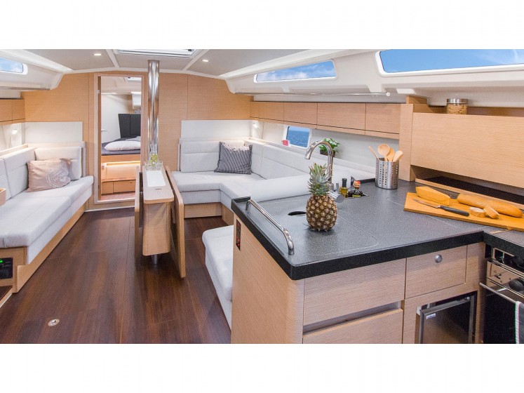 Hanse 418 - Yacht Charter Sailica