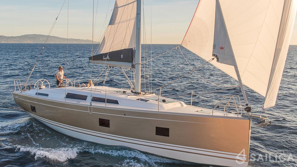 Hanse 418 - Yacht Charter Sailica