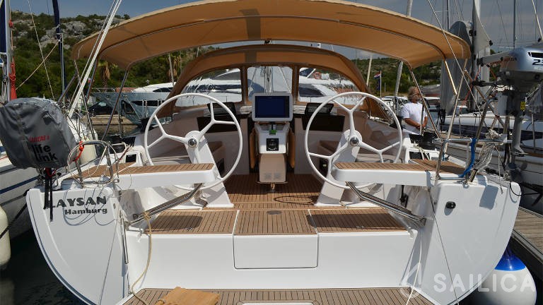 Hanse 418 - Yacht Charter Sailica