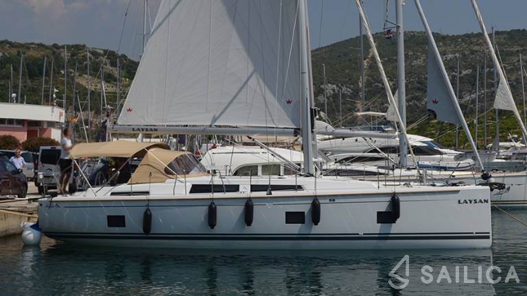 Hanse 418 - Yacht Charter Sailica