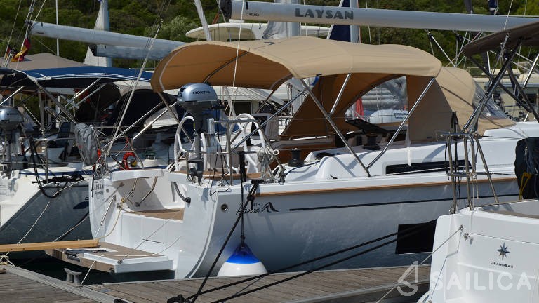 Hanse 418 - Yacht Charter Sailica