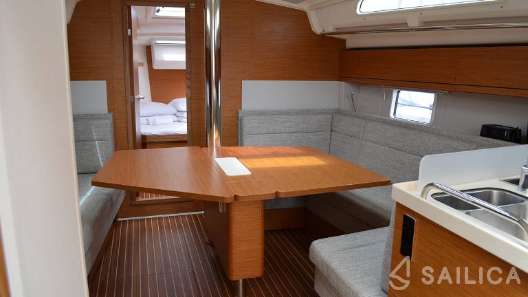 Hanse 418 - Yacht Charter Sailica
