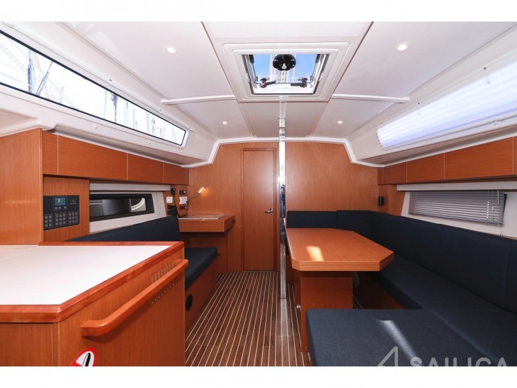 Bavaria C42 - Yacht Charter Sailica