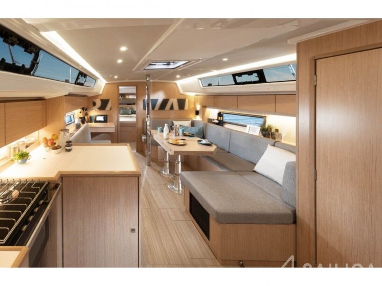 Bavaria C42 - Yacht Charter Sailica