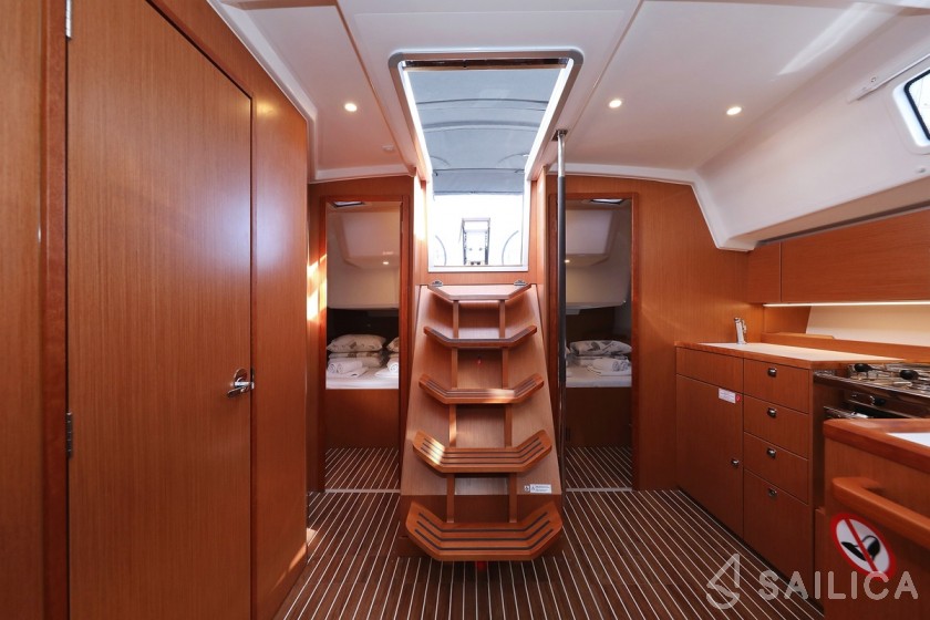 Bavaria C42 - Yacht Charter Sailica