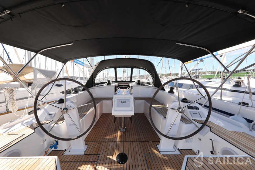 Bavaria C42 - Yacht Charter Sailica