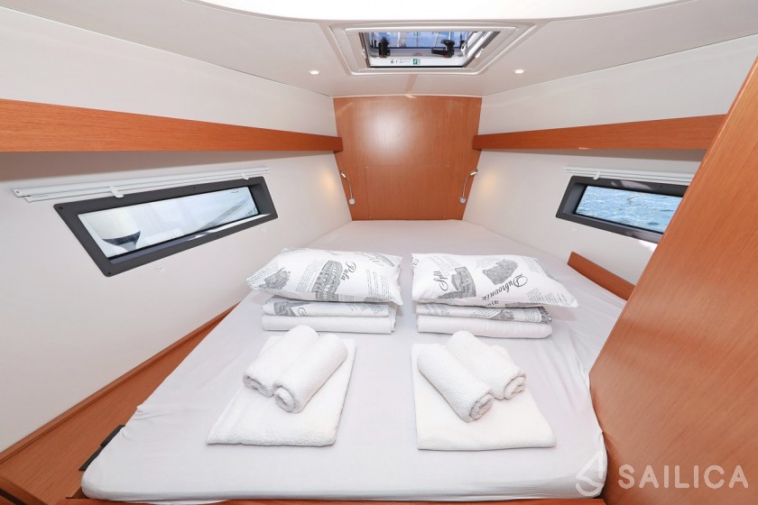 Bavaria C42 - Yacht Charter Sailica
