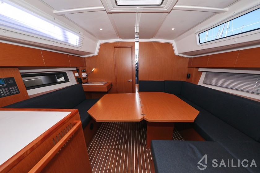 Bavaria C42 - Yacht Charter Sailica