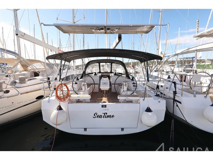 Bavaria C42 - Yacht Charter Sailica