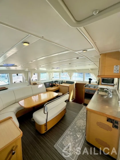 Lagoon 440 - Yacht Charter Sailica