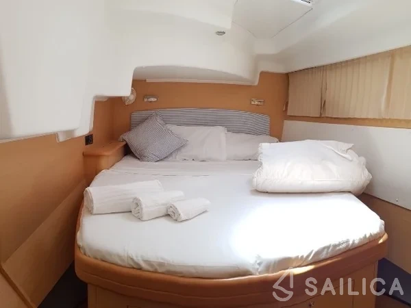 Lagoon 440 - Yacht Charter Sailica