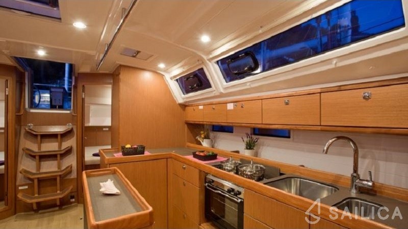 Bavaria 46 Cruiser - Yacht Charter Sailica