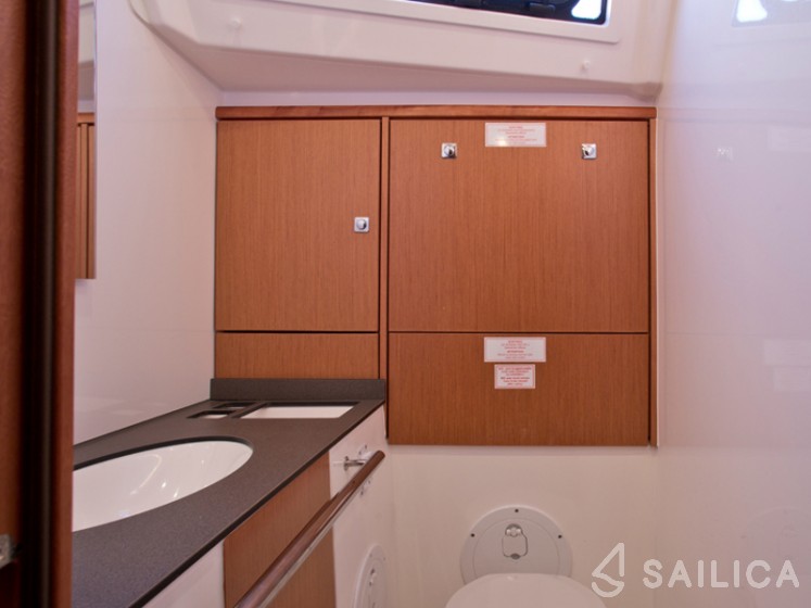 Bavaria 46 Cruiser - Yacht Charter Sailica