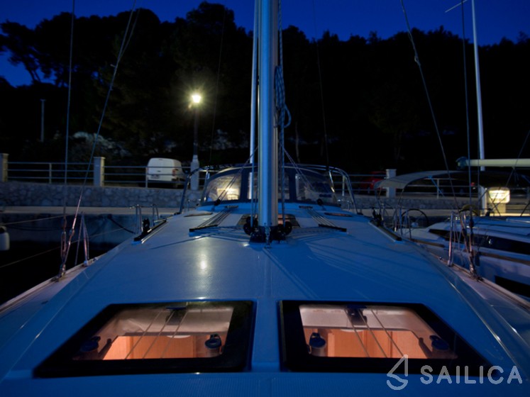 Bavaria 46 Cruiser - Yacht Charter Sailica