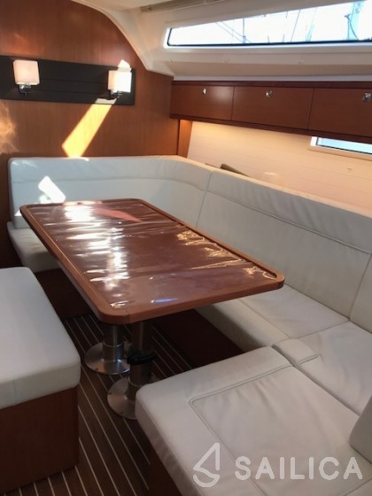 Bavaria Cruiser 41 - Yacht Charter Sailica