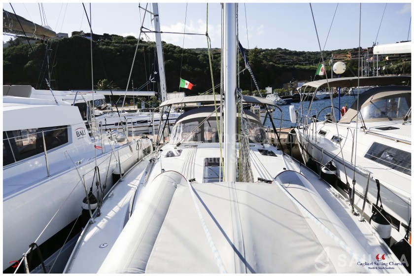 Bavaria Cruiser 41 - Yacht Charter Sailica