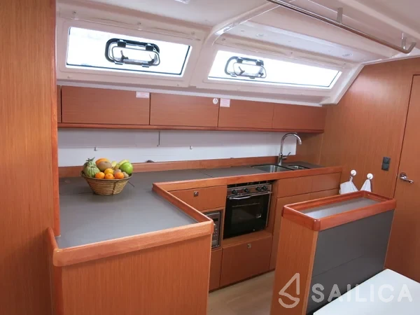 Bavaria 46 Cruiser - Yacht Charter Sailica