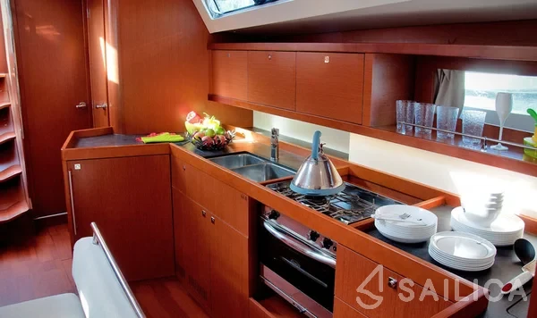 Oceanis 45 - Yacht Charter Sailica