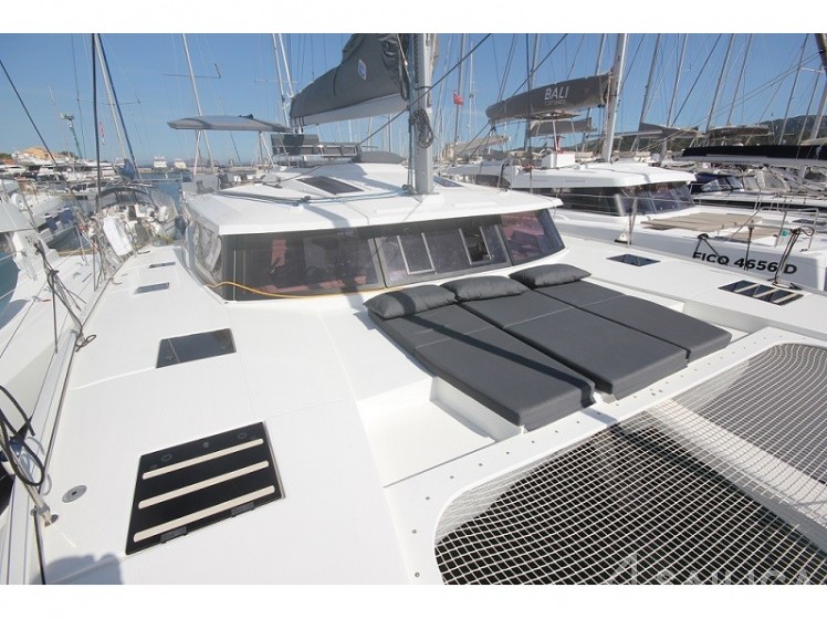 Saona 47 - Yacht Charter Sailica