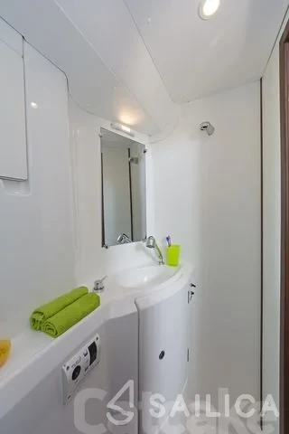 Lagoon 380 S2 - Yacht Charter Sailica