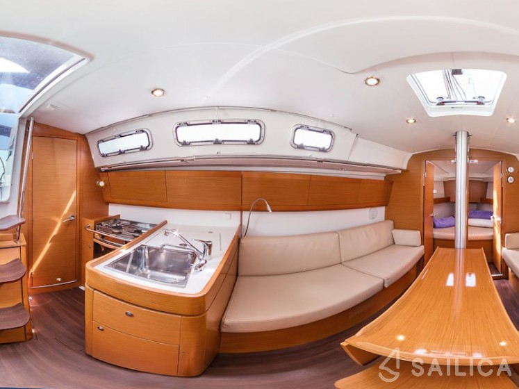 First 35 - Yacht Charter Sailica