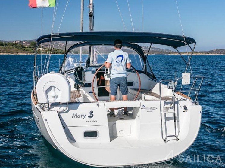 Oceanis 373 - Yacht Charter Sailica