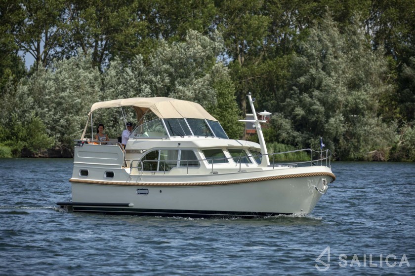 Grand Sturdy 35.0 AC - Yacht Charter Sailica