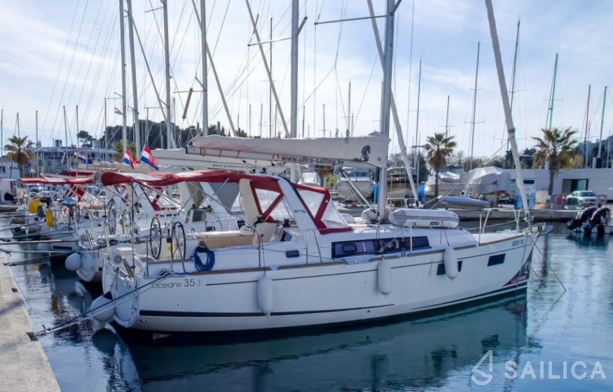 Oceanis 35.1 - Yacht Charter Sailica