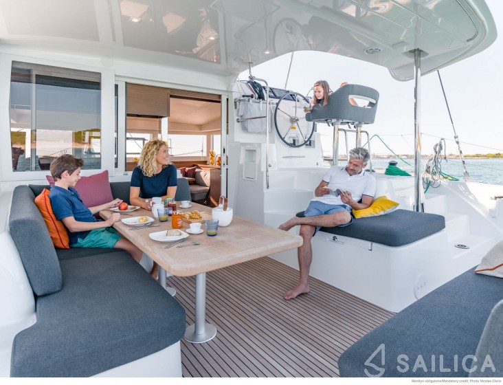 Lagoon 40 - Yacht Charter Sailica