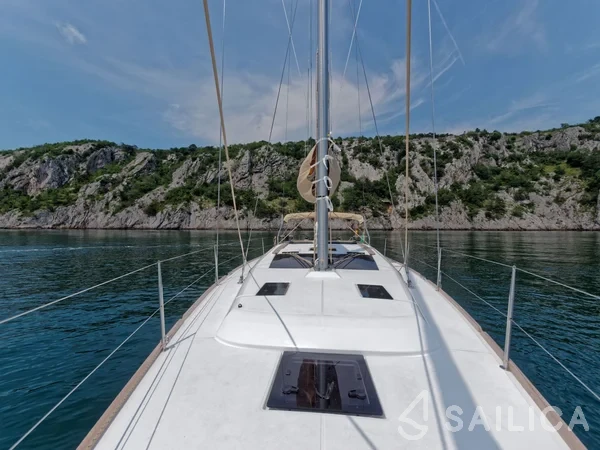 Dufour 412 GL - Yacht Charter Sailica