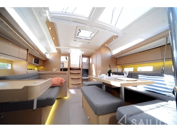 Dufour 412 GL - Yacht Charter Sailica