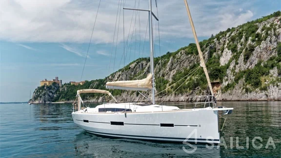 Dufour 412 GL - Yacht Charter Sailica