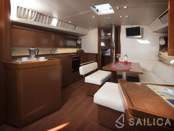 Oceanis 45 - Yacht Charter Sailica